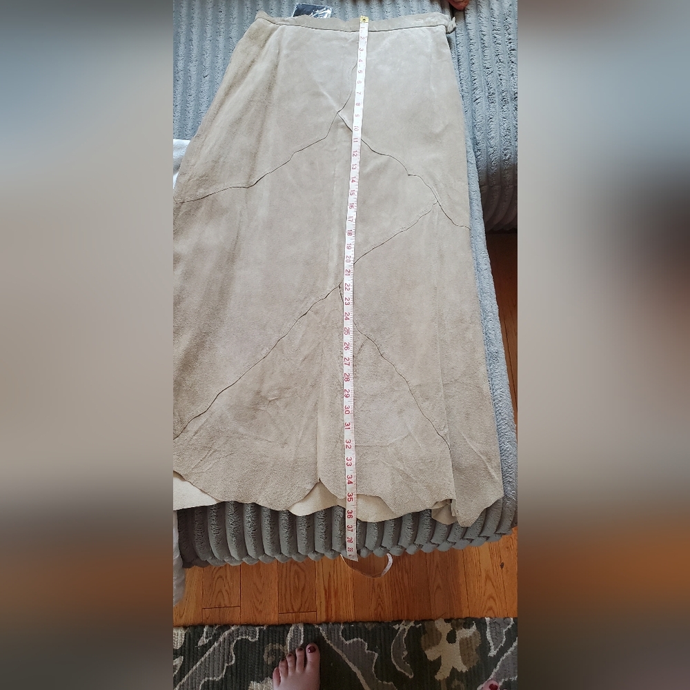 Tan Suede Skirt by Terry Lewis - Picture 6 of 11